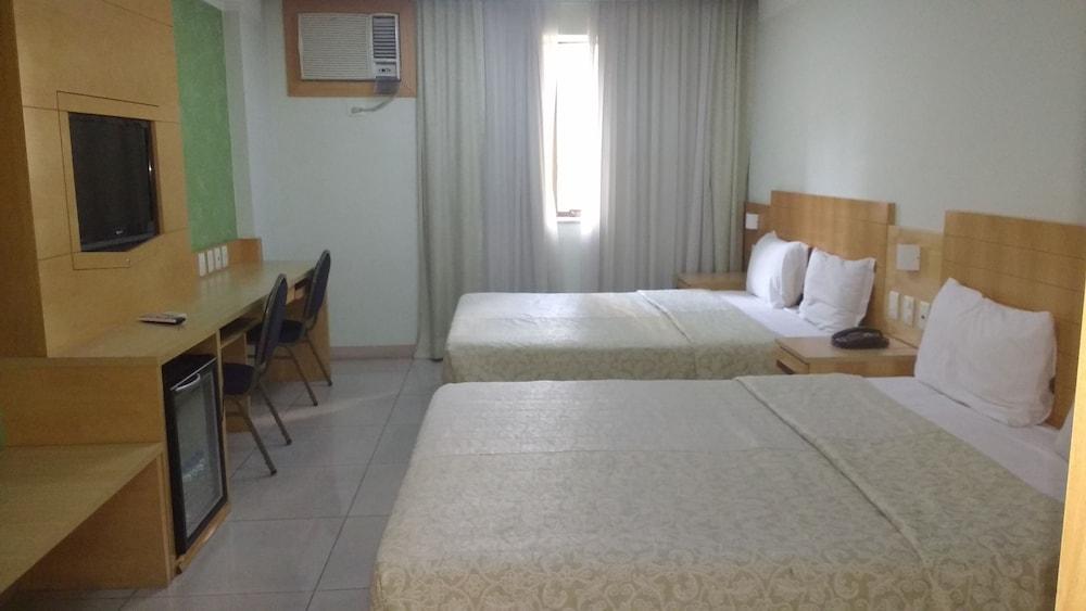 فندق أتلانتيكو تاور ريو دي جانيرو المظهر الخارجي الصورة A room at a hotel in Fortaleza, Brazil.